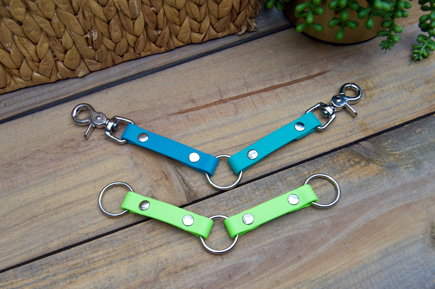Biothane strap for attaching fan to dog kennel door