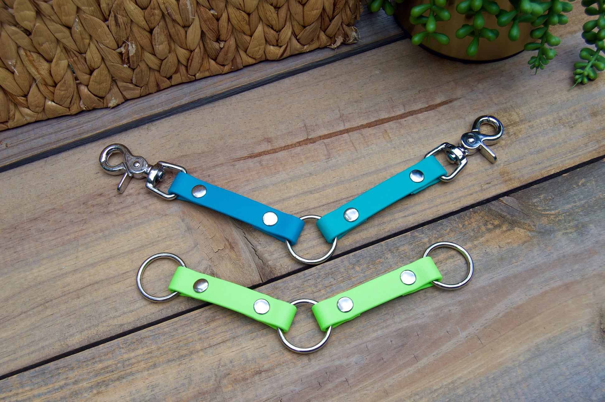 Biothane strap for attaching fan to dog kennel door